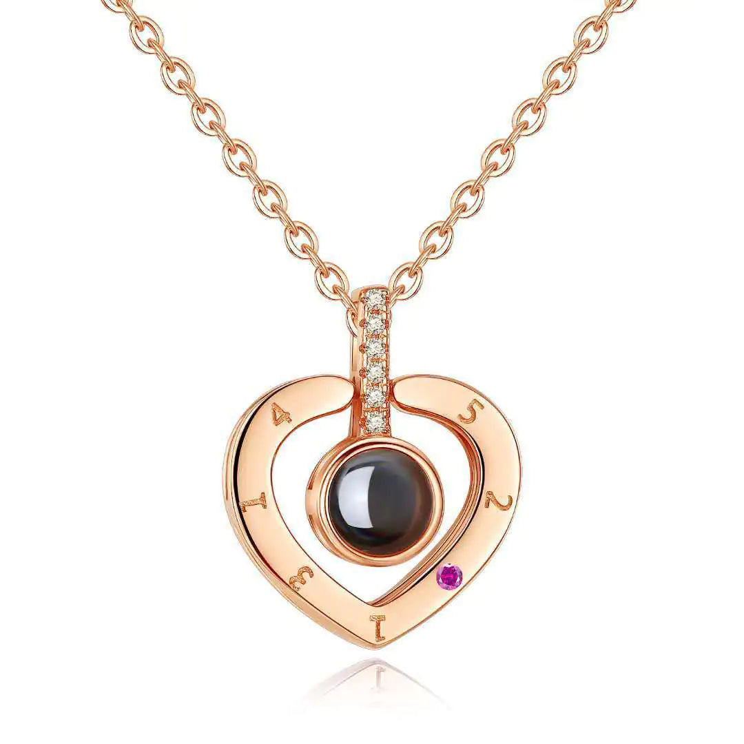 Collier pendentif mémoire en forme de cœur en 100 langues