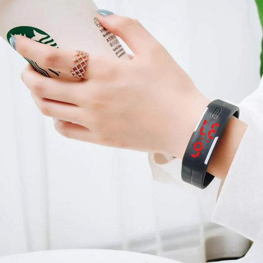 Montre de sport LED étanche en silicone pour étudiants